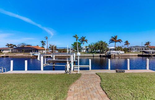 Punta Gorda House | Breezes and Bliss on the Canal