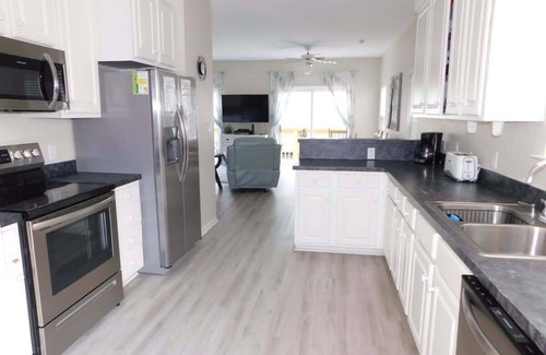Surfside Beach House | Breezy 5BR w/Ocean Views | Deck | Walk To Beach| Site 1097