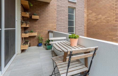 St. Kilda East Apartment | Breezy East - A Light-filled Family Retreat