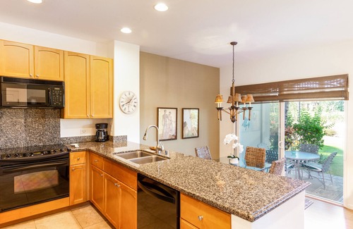 Waikoloa Condo | Breezy, elegant home in a great location with pools, hot tubs & tennis