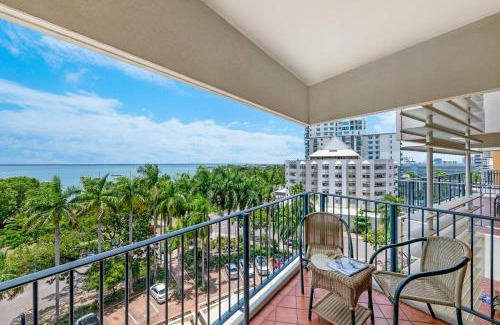 Darwin City Centre Apartment | Breezy Harbourfront Resort with Seaviews & Pool