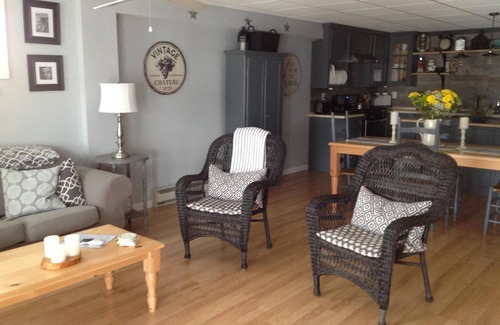 Oxford Apartment | Breezy Meadow, Perfect Place to Relax!