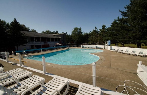 Pulaski Resort | Brennan Beach Park Model 10