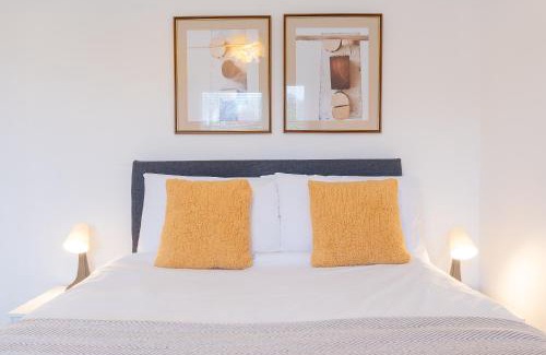Severn Beach House | Brett Stays - Modern - All Mod Cons - SmartTV - BBQ - Sleeps 8
