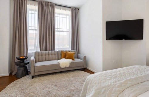 Downtown Baltimore Hotel | Brexton Hotel - Charming Studio in Mt. Vernon