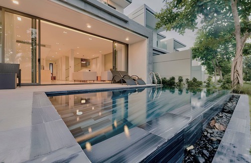 Ngu Hanh Son Villa | BRG GolfView Hideaway w/PrivatePool.3BRVilla.Near Beach.Free PICKUP.Pet Friendly