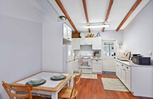 Jekyll Island House | Brice Shore To Please - charming Jekyll duplex close to beach