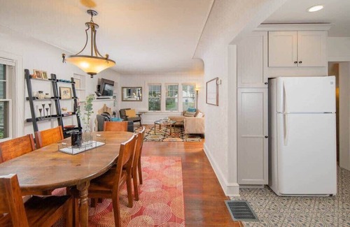 Appleton House | -Brick House Charm - 4 br, 3 bath