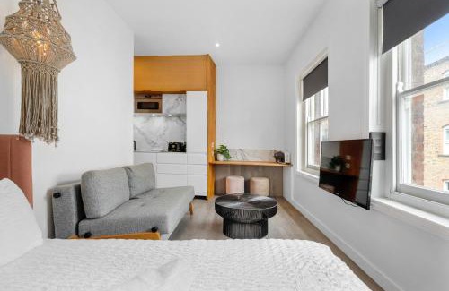 Spitalfields Apartment | Brick Lane Base
