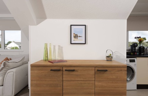 Goonhavern Apartment | Bridge Apartment - an apartment that sleeps 6 guests in 3 bedrooms