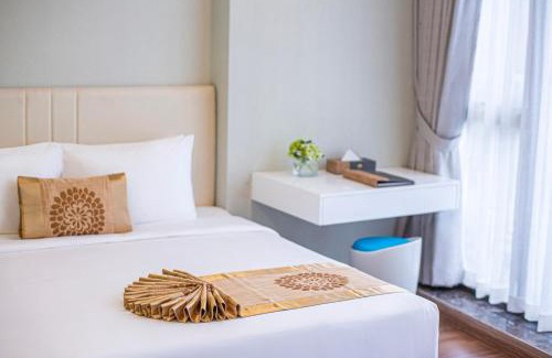 Ngoc Khanh Hotel | Bridge Lakeside Room For Rent Hanoi