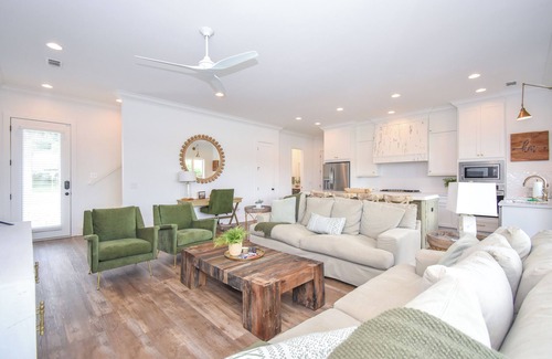 Alexander City House | Bridge View Retreat, Bridge View Retreat- Luxurious 4Br -Lake Martin Home