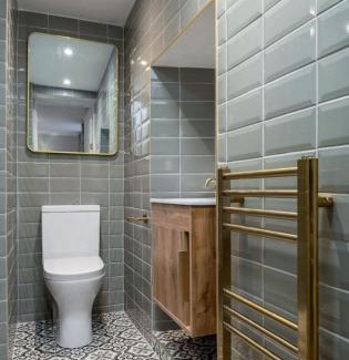 Dunblane House | Bridgend Studio - Near Free Parking