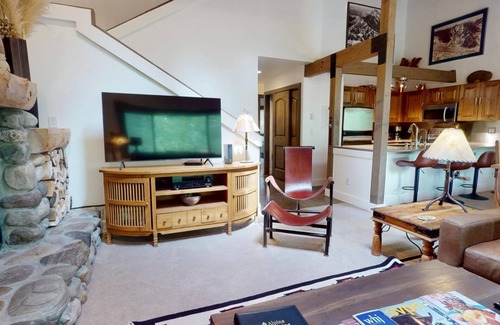 Ketchum Condo | Bridgepoint Condo 24 - Home Away from Home w/Relaxing Creek View