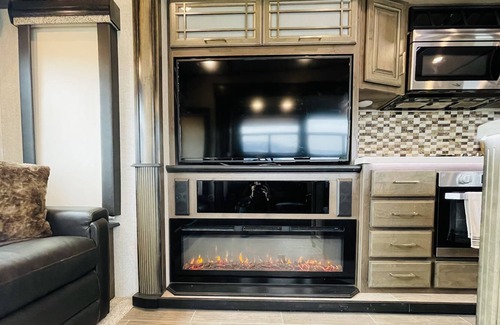 Bozeman House | Bridger Basecamper 2