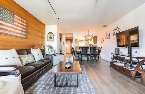 Mammoth Lakes Condo | Bridges 210-Private spa, incredible views & ski in ski out!