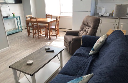 Brigantine Condo | BRIGANTINE TOP LOCATION & NEAR BEACH. FREE BEACH PASSES. 12 NOON CHKOUT. DOGS OK