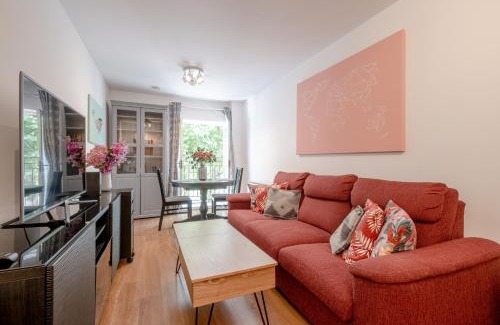 West Kensington Apartment | Bright 1 Bedroom Flat in Kensington Olympia