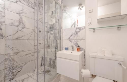 West Kensington Apartment | Bright 1 Bedroom Flat in Kensington Olympia