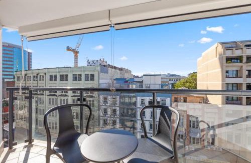 Surry Hills Apartment | Bright 2-Bed Surry Hills Apartment with Balcony