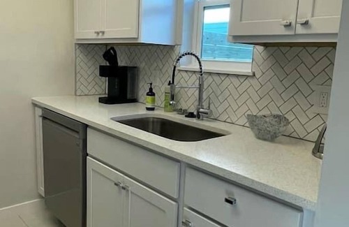 Jacksonville Beach House | Bright 2-bed blks from the ocean | tranquil patio