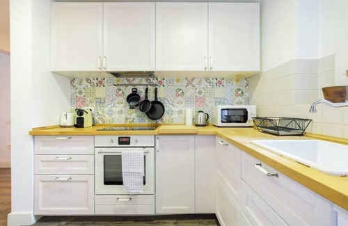 la Vila de Gracia Apartment | Bright 2 bedroom in the best area of Barcelona.