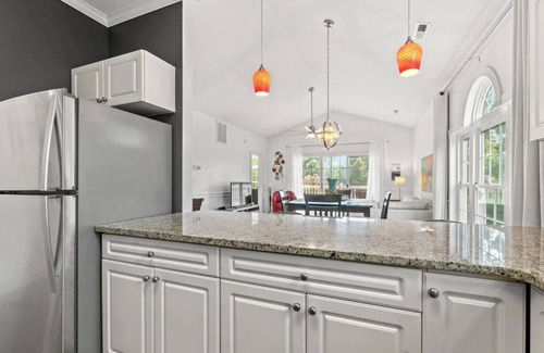 Myrtle Beach Condo | Bright 2 BR, Fully Equipt, 3rd Floor Cozy Condo in Myrtle Beach