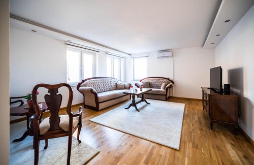 Old Town Apartment | Bright 2BDR Apartment in the Main Pedestrian Zone