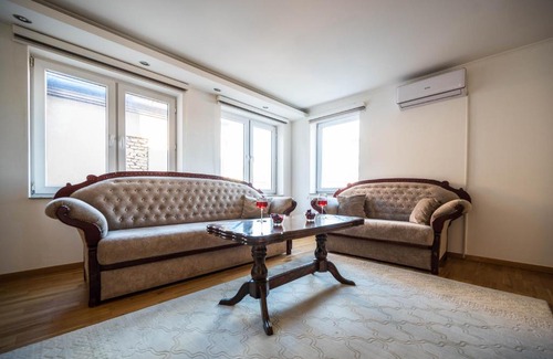 Old Town Apartment | Bright 2BDR Apartment in the Main Pedestrian Zone