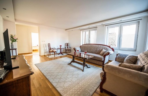 Old Town Apartment | Bright 2BDR Apartment in the Main Pedestrian Zone