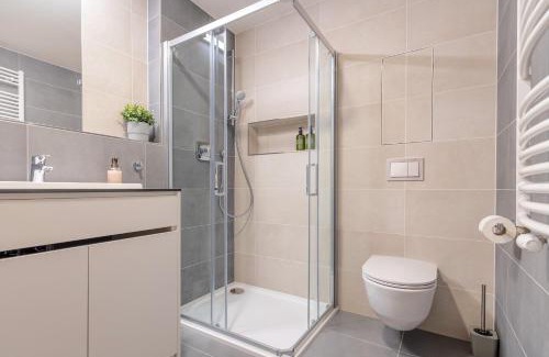 Holesovice Apartment | Bright 2BR - 5th floor, Balcony, Free Parking by Gravity Prague