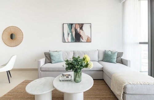Za'abeel 2 Apartment | Bright 2BR in Downtown Dubai with Large Balcony