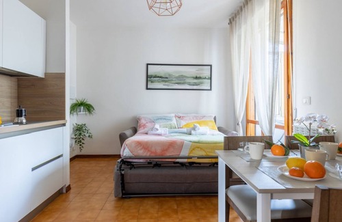 Pisa Apartment | Bright 35 sqm apartment, perfect for 4 people, located on the third floor of a building with lift (NOT suitable for disabled people). The accommodation is located in a neighborhood served by all the main services: bars, restaurants, supermarkets, pharmac
