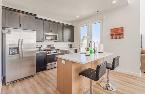 West Jordan House | Bright 3BR Home: Fenced Yard, New Build, Sleeps 7!