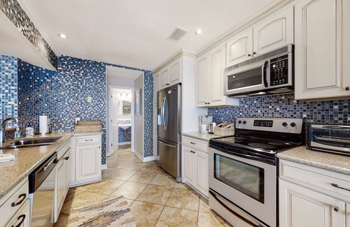 Fernandina Beach Condo | Bright & airy oceanfront condo with pool, huge balcony, washer/dryer & AC