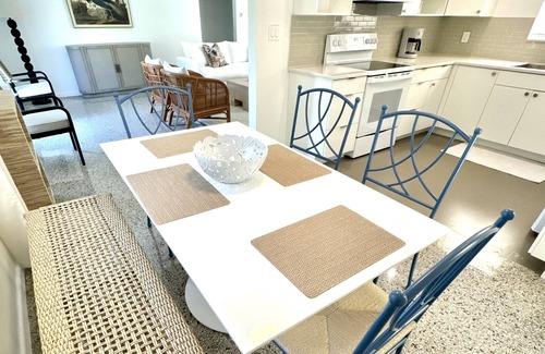 Old Northwood House | Bright & Airy Ranch in Old Northwood, West Palm Beach - Close to Beach