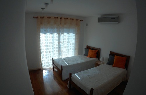 Sao Martinho do Porto Apartment | Bright and Airy Apt. 400 Meters From The Beach