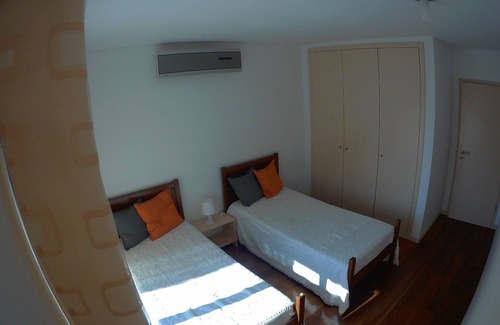 Sao Martinho do Porto Apartment | Bright and Airy Apt. 400 Meters From The Beach