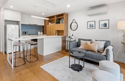 Preston Apartment | Bright and Airy 2-Bedrooms Entire Apartment