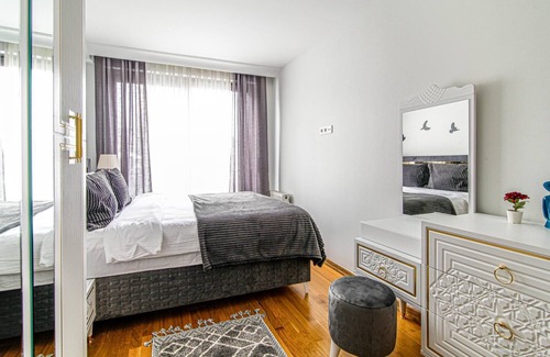 Harbiye Apartment | Bright and Centrally Located Flat in Sisli