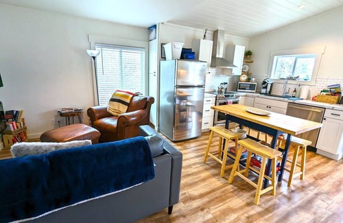 Columbia Falls Apartment | Bright and Charming Gateway to Glacier 1 Bed/1 Bath Apartment in Columbia Falls MT!