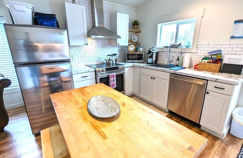 Columbia Falls Apartment | Bright and Charming Gateway to Glacier 1 Bed/1 Bath Apartment in Columbia Falls MT!