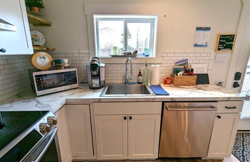Columbia Falls Apartment | Bright and Charming Gateway to Glacier 1 Bed/1 Bath Apartment in Columbia Falls MT!
