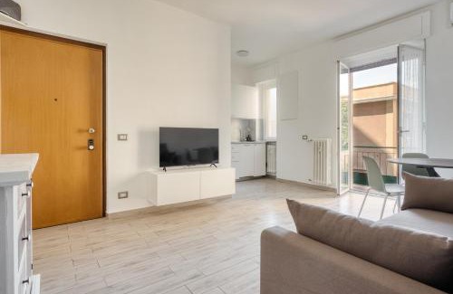 Giambellino Apartment | Bright and comfortable flat Solari area