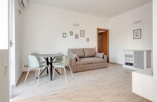 Giambellino Apartment | Bright and comfortable flat Solari area