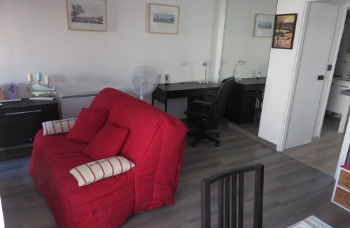 La Rochelle Apartment | Bright and cosy apartment facing the pool and the Marina