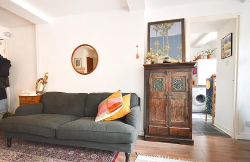 Saint Paul's Apartment | Bright and Cosy Studio Apartment in Stokes Croft