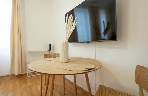 Weißgerber Apartment | Bright and cozy studio with a city view