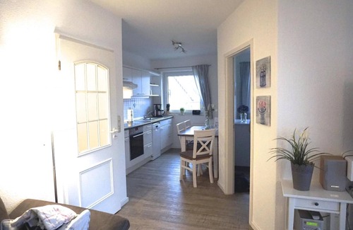 Zingst Apartment | Bright and friendly furnished apartment in a central and quiet location! -