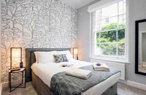 Bayswater Apartment | Bright and Modern Bayswater Apartment